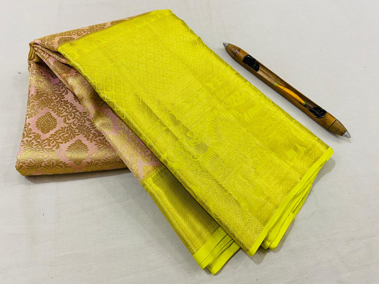 Kanchipuram Handloom pure silk saree
Beautiful fancy Design
gold zari fancy Korvai border wedding beautiful  type sarees*