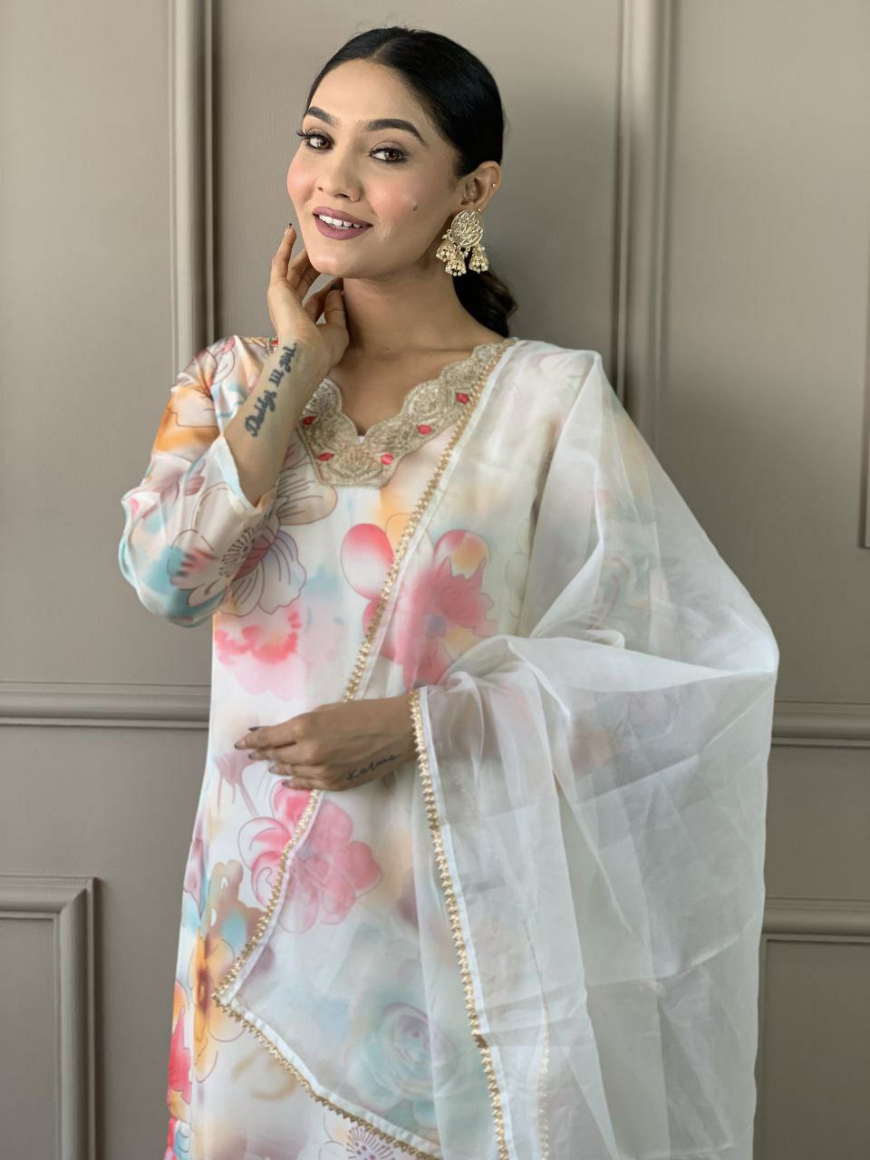 Suti set PURE ORGANZA WITH SEQUENCE CODING EMBROIDERY WORK