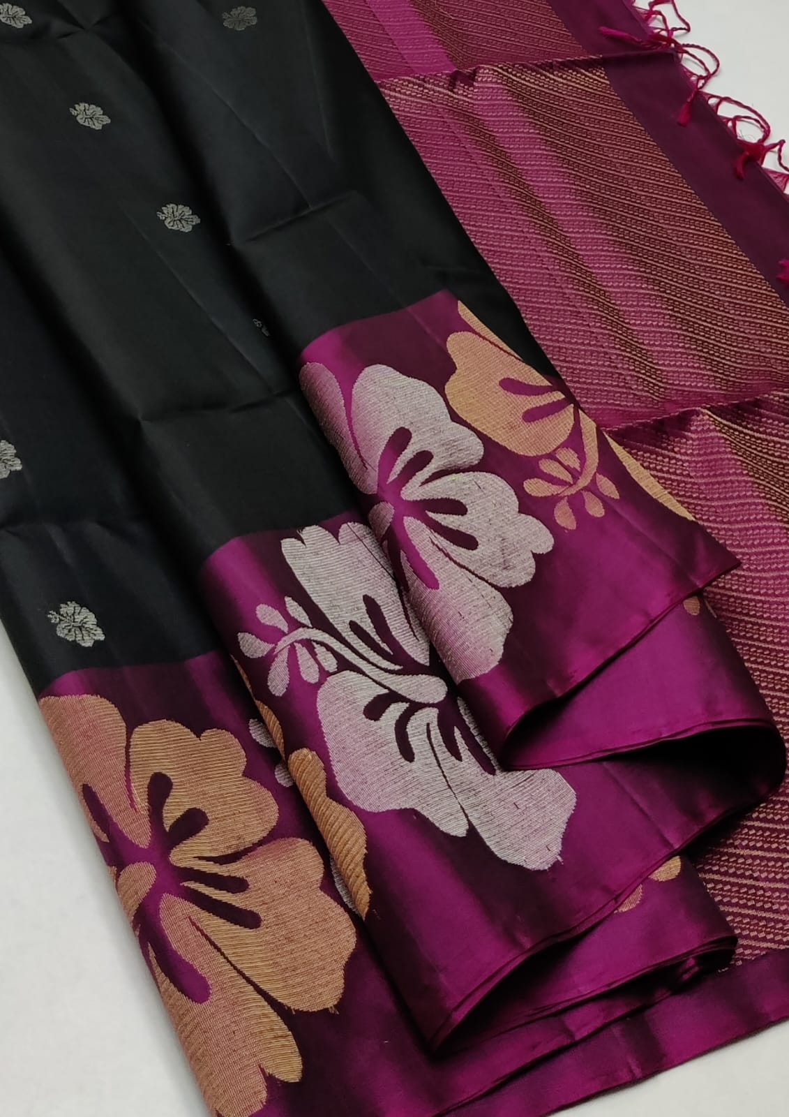 Pure handloom Double warp soft silk saree Turning 
With silk mark certificate