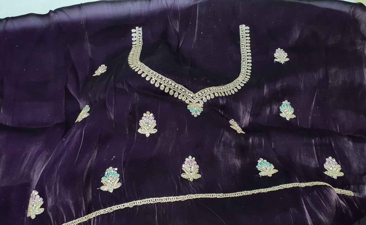 ALLOVER CODING JARI BORDER AND BUTTA WITH JARKAN STONE ON JIMMY CHOO*saree