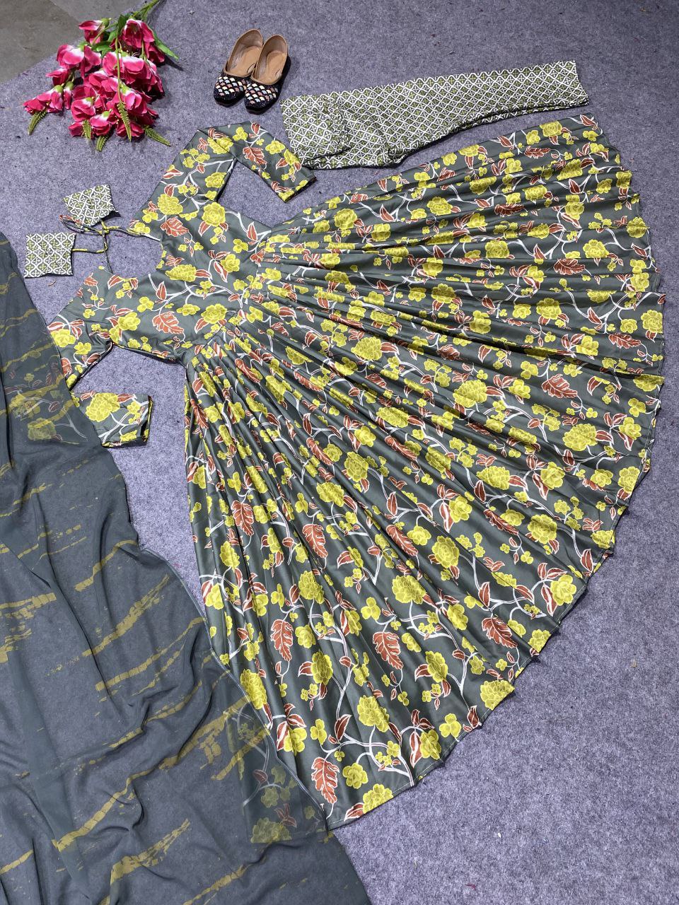 GOWN SET SILK SATIN WITH DIGITAL PRINT SLEEVES 
BOTTOM FABRIC COTTON SILK FREE SIZE