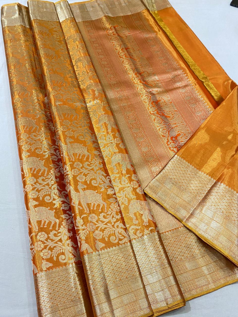 Kanchipuram handloom pure silk saree
Beautiful Design kerala tissue type Wedding  sarees*