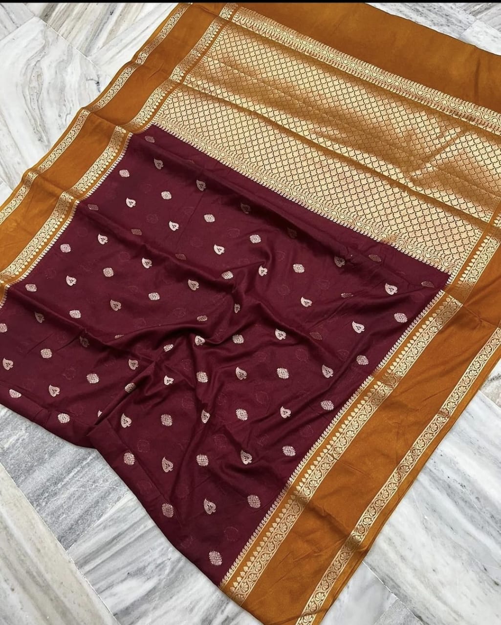 Best Banarasi Warm Silk Buti Sarees*Best Water Zari Buti Waiving Sarees*
Best Barabar Gala Border With Designer Barabar Border*
Soft Fabric Beautiful Contrast Colour Combination*