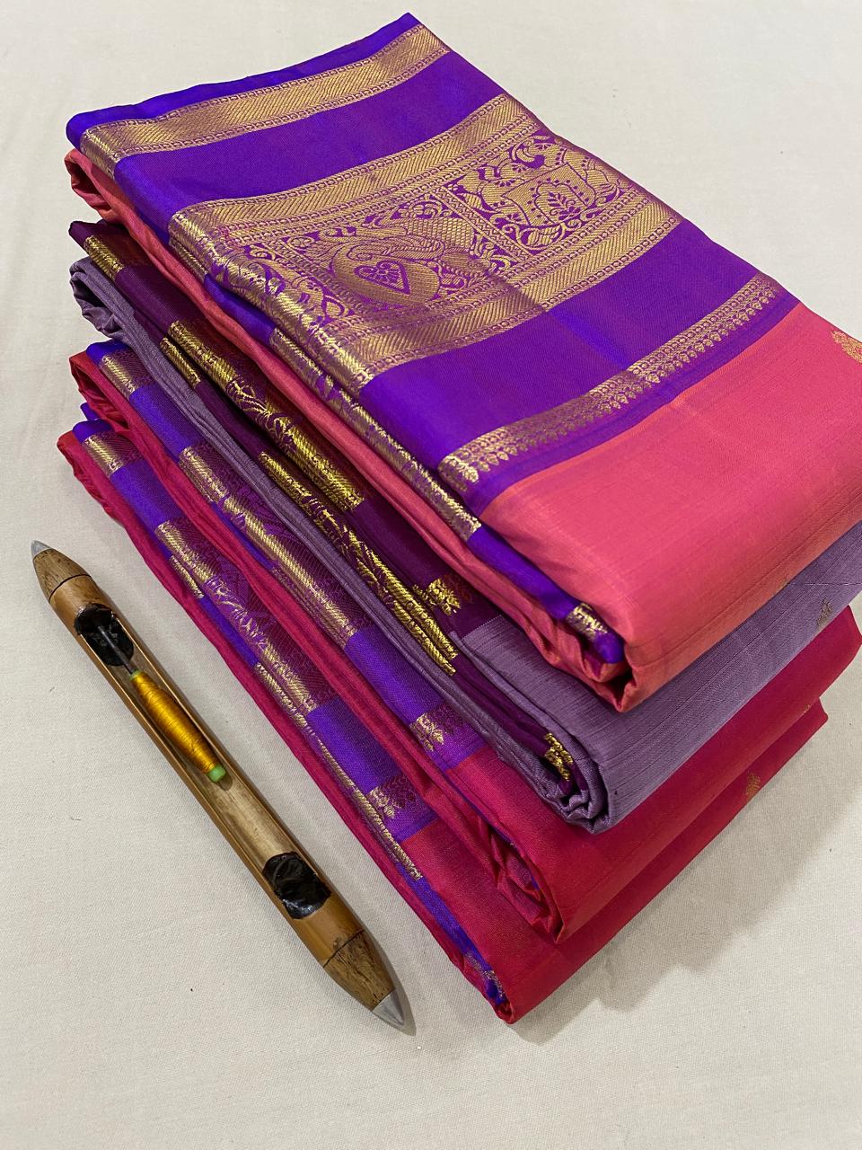 Kanchipuram Handloom pure silk saree
Beautiful fancy Design
gold zari fancy   Medium kalayana border butta beautiful  type sarees*