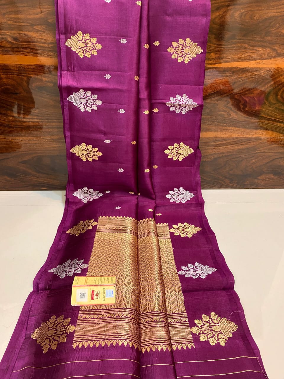Banarsi Fancy Beautiful Pure Raw Mango Sarees
Pure Raw Mango Kaduwa Meenakari Handloom Silk Sarees* 
With Silkmark Certificate