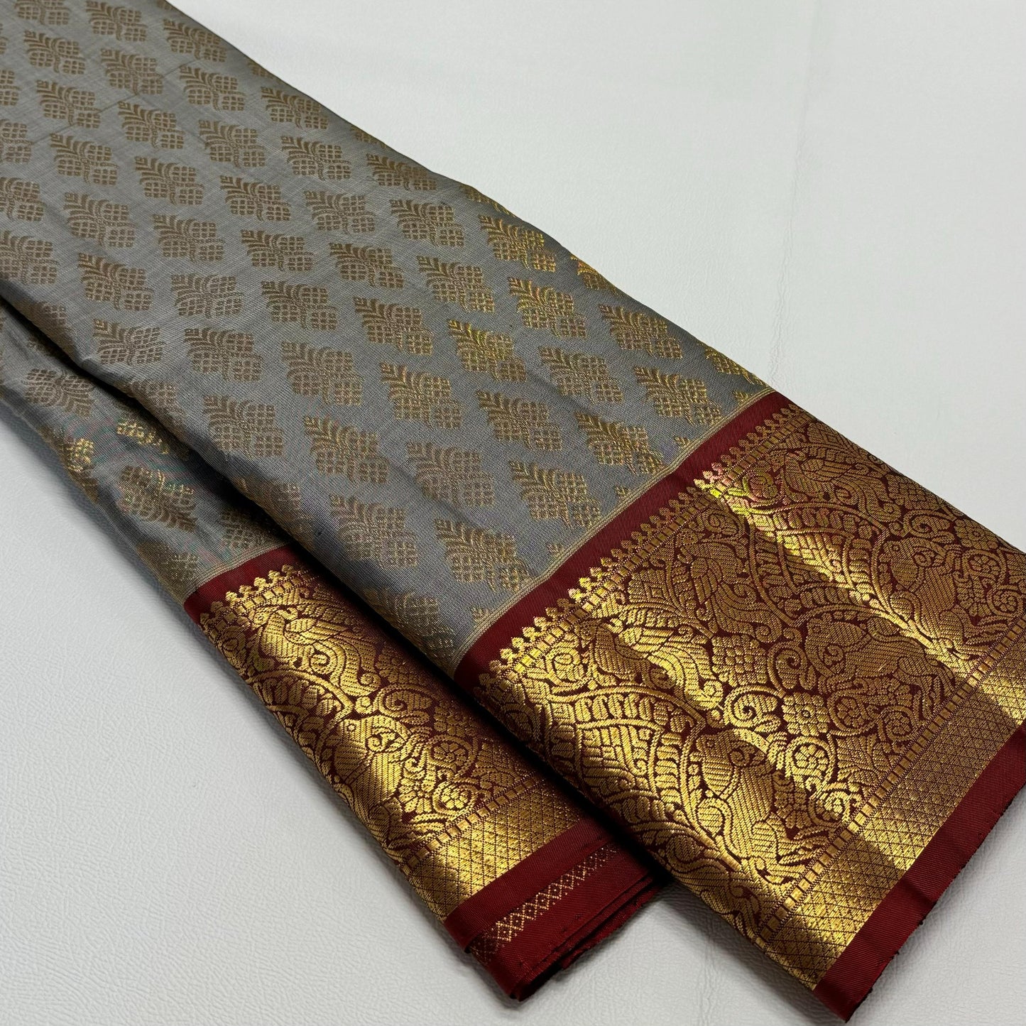 Kanjivaram pure silk handloom double warp contrast grand pallu and blouse *Bridal 1g* 
*SILK MARK TAG WITH HOLOGRAM*