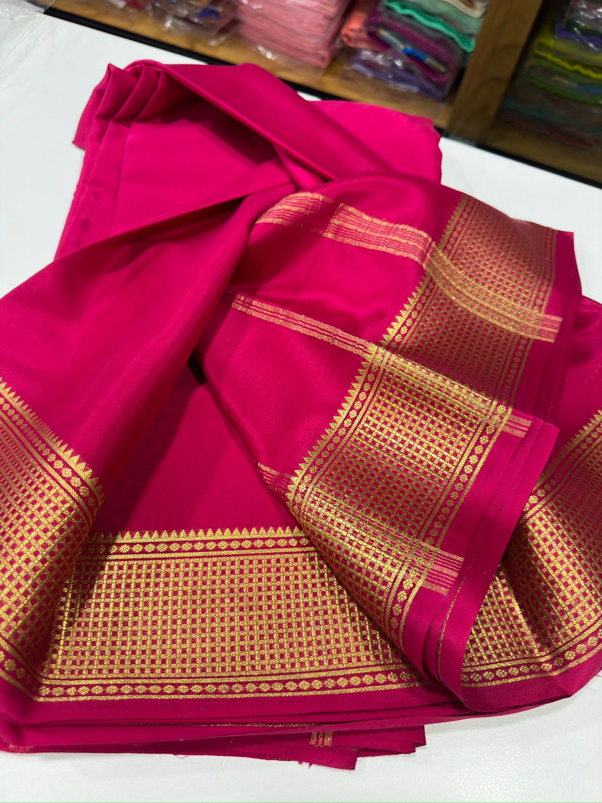 Pure Mysore silk sarees
110 grm thickness 
Silk mark certified.           Traditional border with beautiful Colors💙