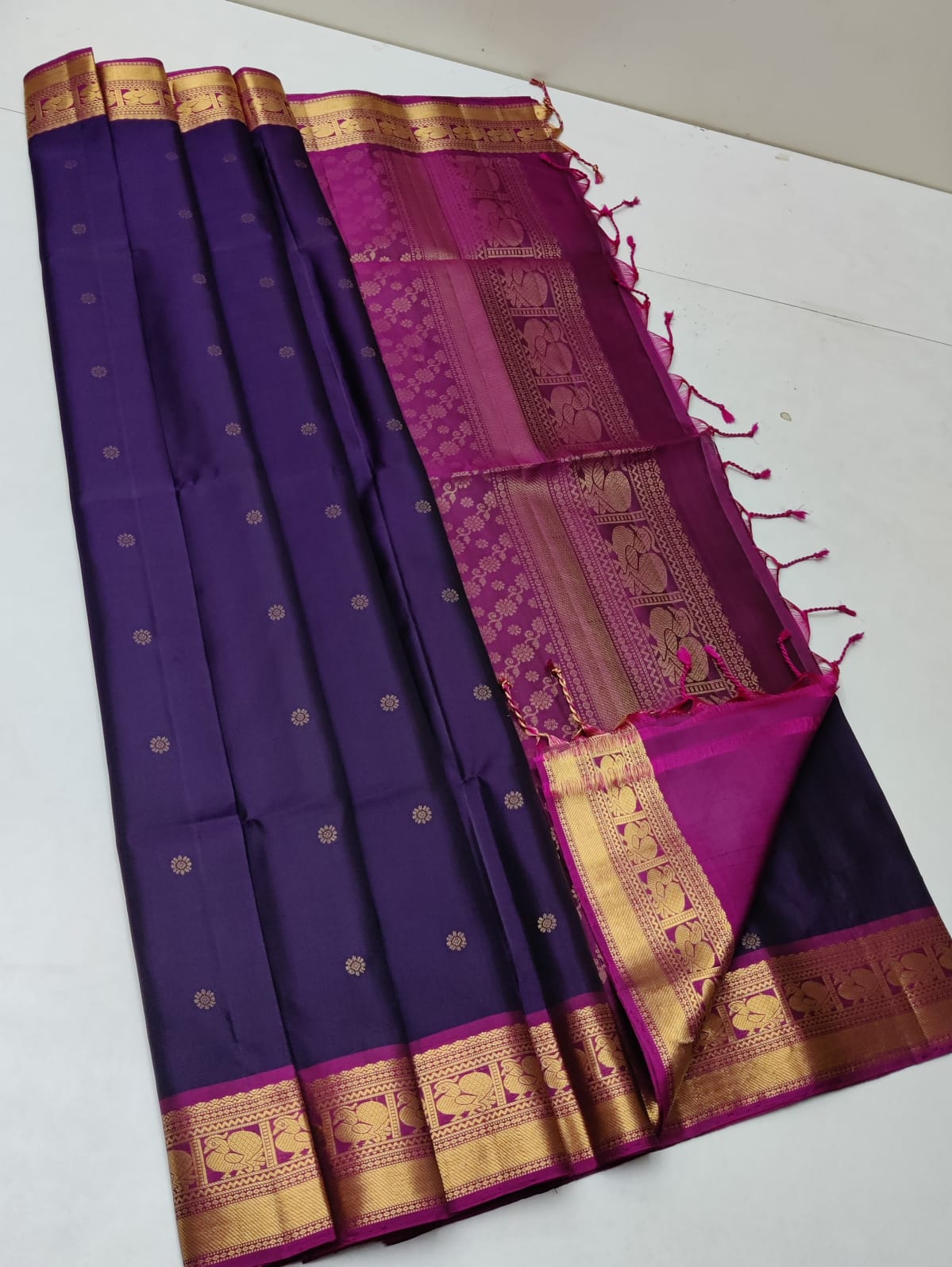 Pure handloom Double warp soft silk saree Jacquard border 
With silk mark certificate