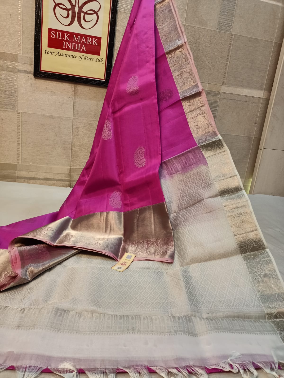 Pure kanjivaram silk Fancy Border
Both side Fancy Border Silver jarie weaving butta Double warp silk
Handloom weaving 
All over saree Silver jarie butta 
Silk mark certified pure silk kanjivaram silk
Double warp silk