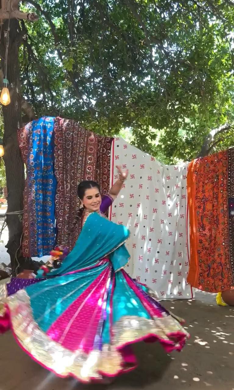 Gharwa lehenga choli collection
Fabric:- Fox Georgette 
Work:- miror less 
Inner:- Micro Cotto