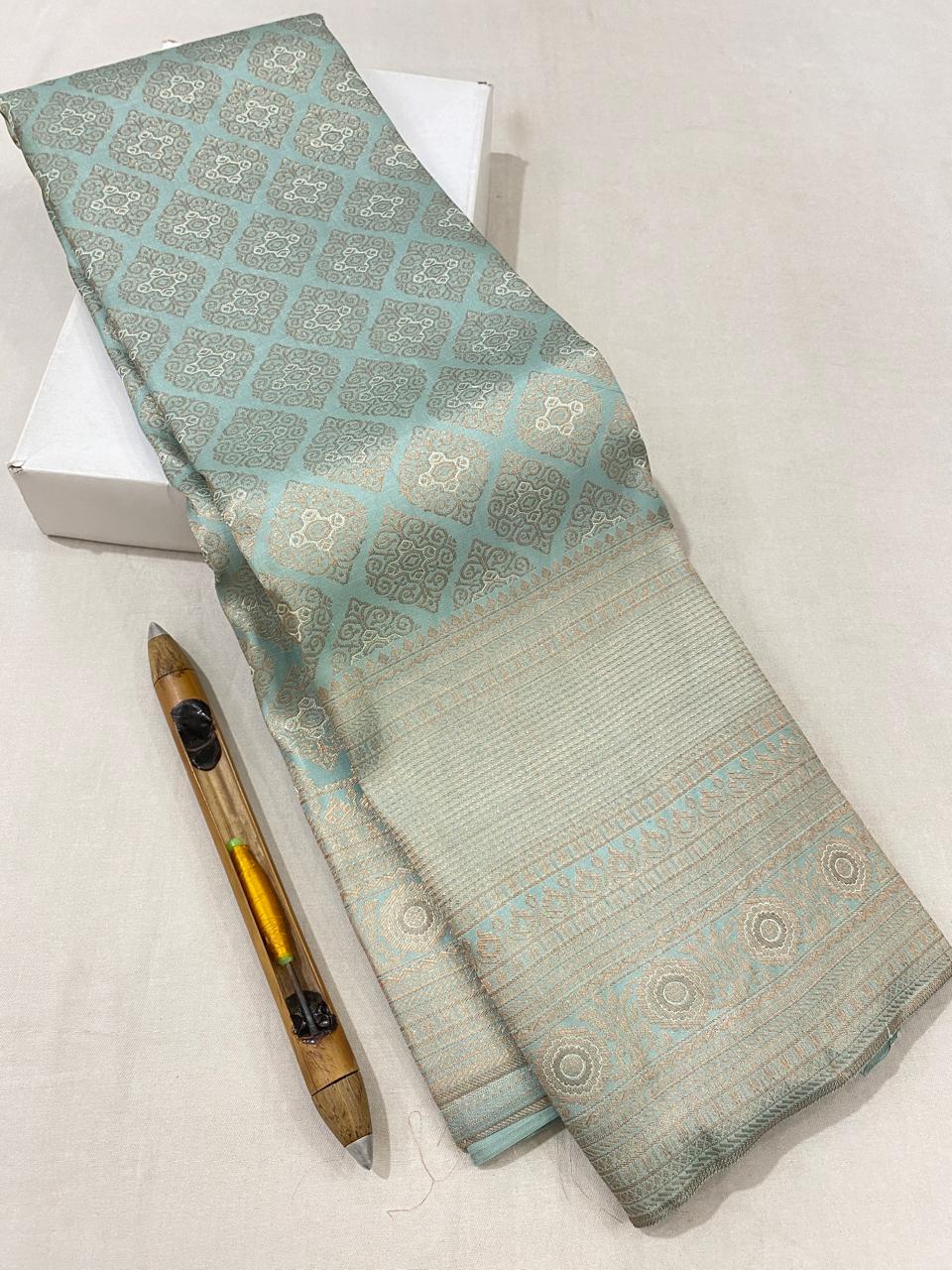 Kanchipuram Handloom pure silk saree
Beautiful fancy Design
kerala  beautiful  wedding type sarees*