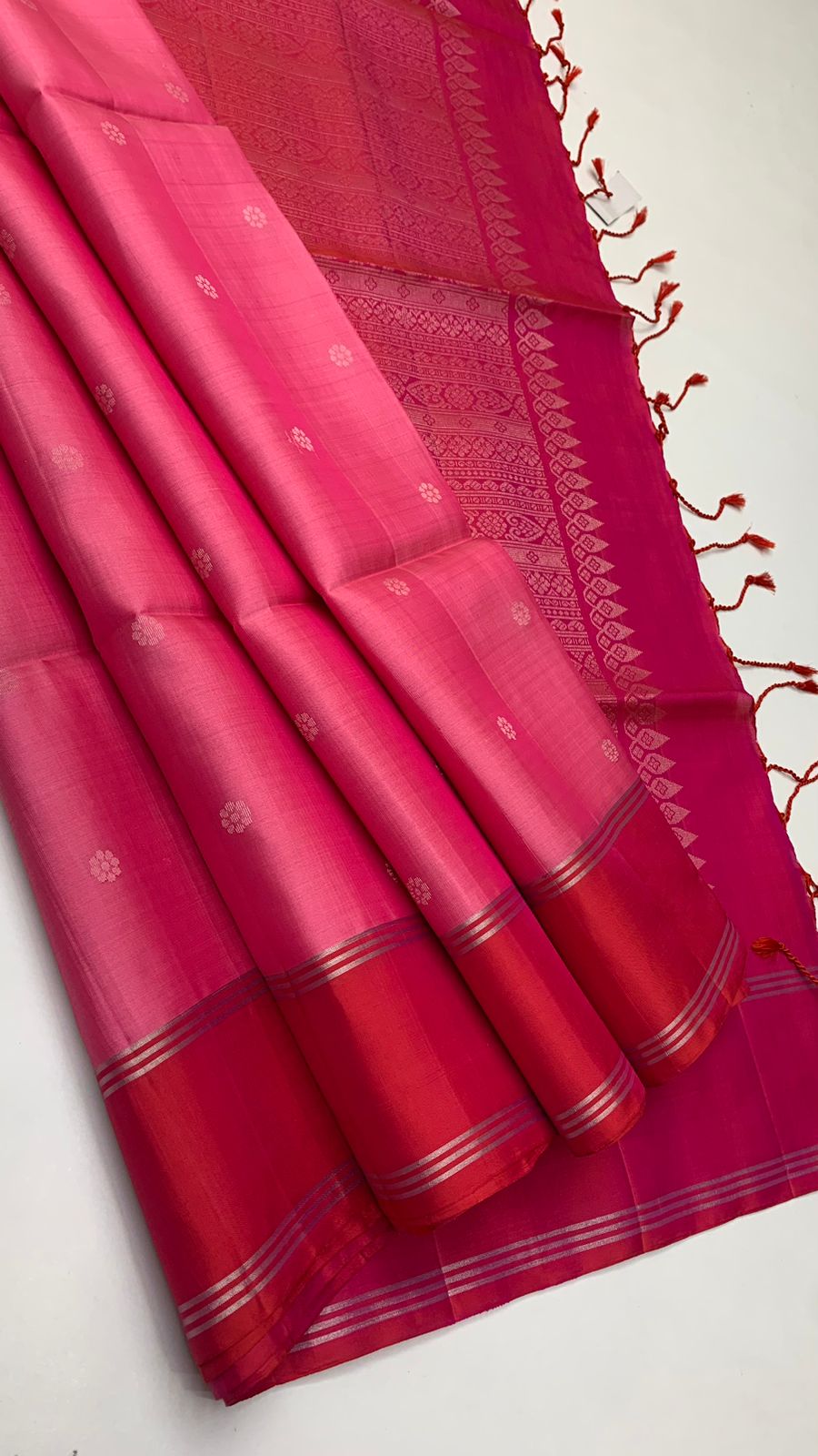 Pure handloom fancy design borderless Double warp soft silk sarees collections with contrast Pallu and blouse