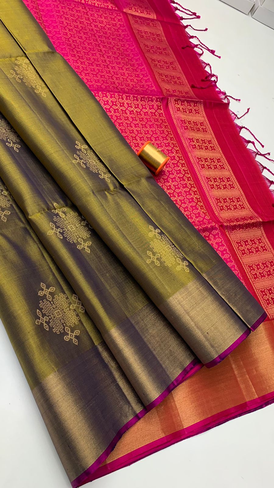 Pure handloom jari border , borderless Double warp soft silk sarees collections with contrast Pallu and blouse