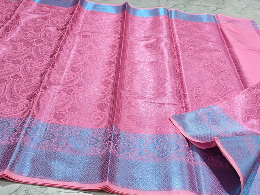 Handwoven Banarasi Taffeta Soft Silk Saree*
Beautiful Tanchui  design All over body*
Zari weave pallu and blouse*