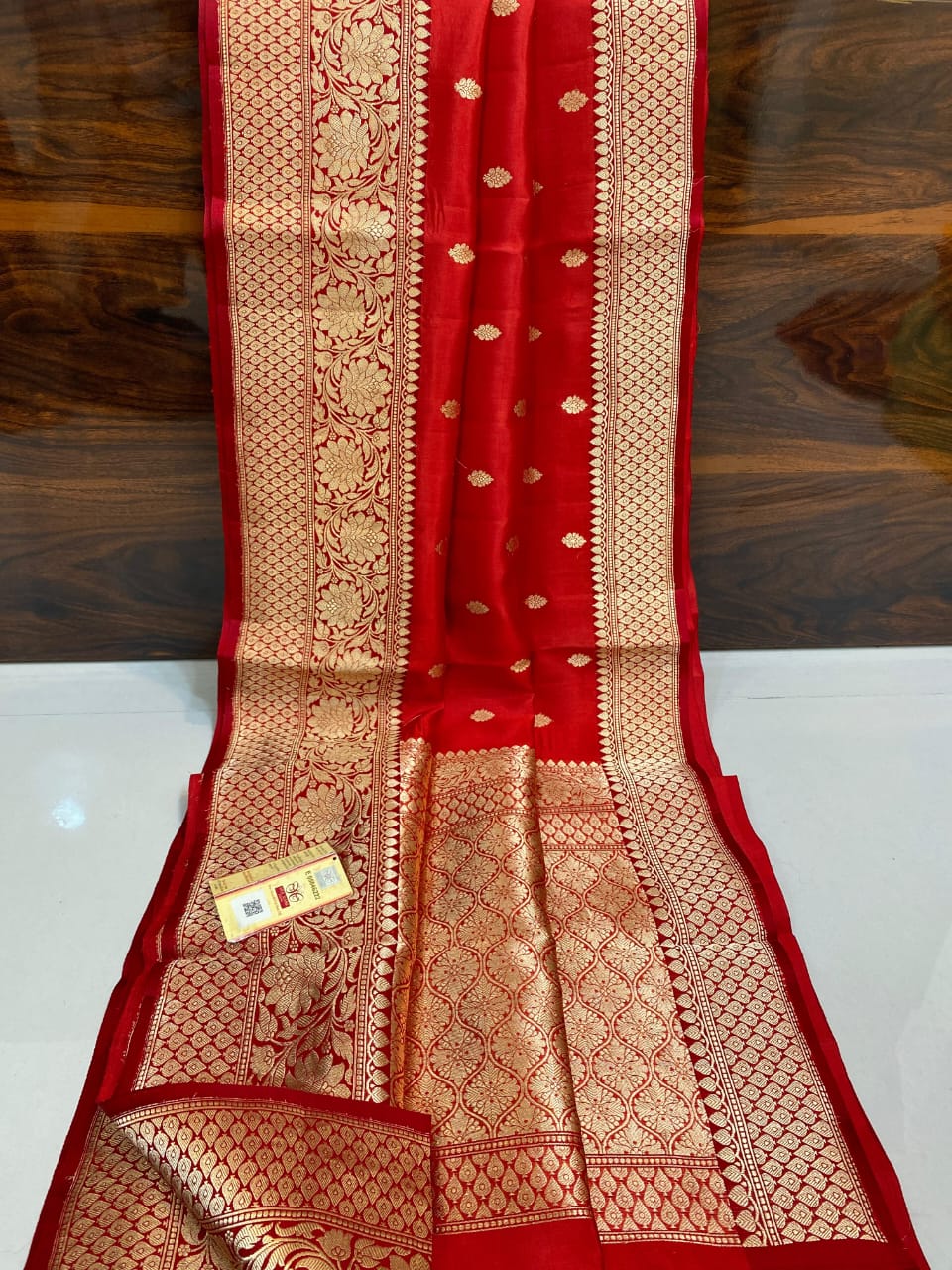 Banarsi Fancy Beautiful Pure Raw Mango Sarees
Pure Raw Mango Kaduwa Meenakari Handloom Silk Sarees* 
With Silkmark Certificate
