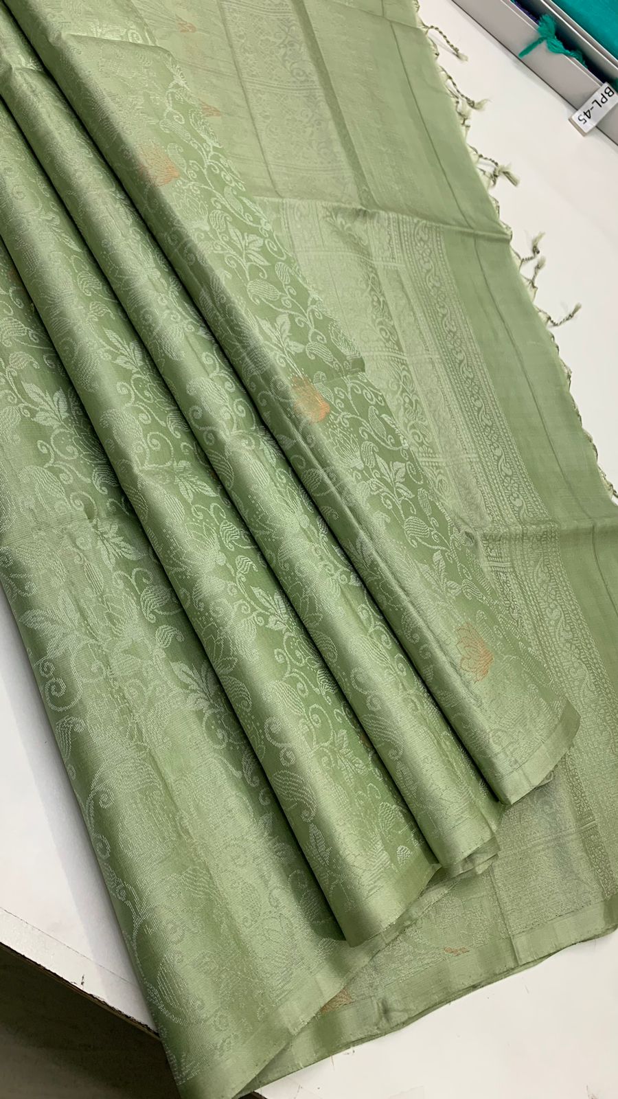Pure handloom  borderless Allself bridal Double warp soft silk sarees collections ..with contrast Pallu and blouse