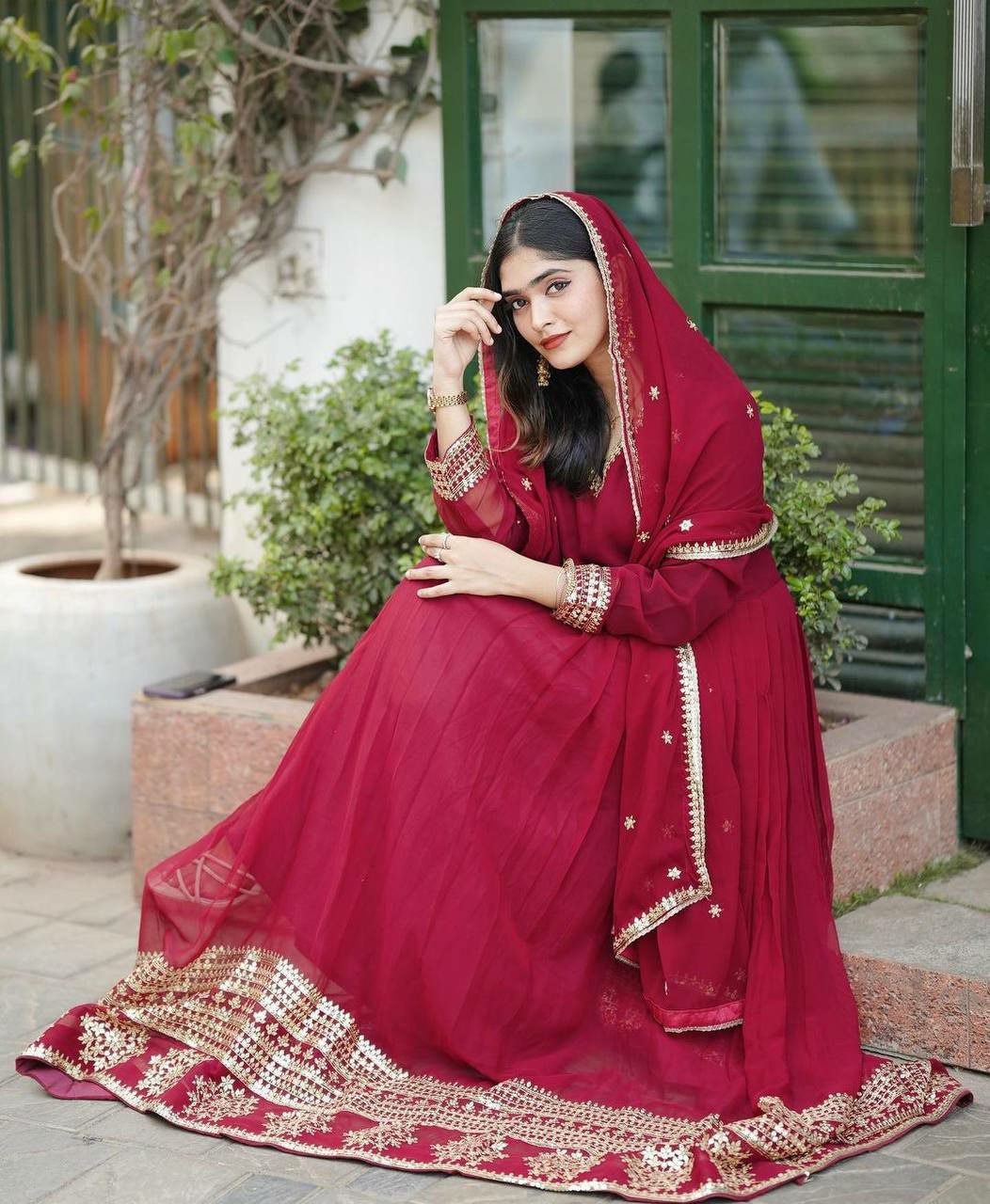 GOWN WITH PANT AND EMBROIDERY  WORK
GOWN FABRIC : HAVY FOUX GEORGATE WITH EMBROIDERY WORK AND FULL SLEEVES