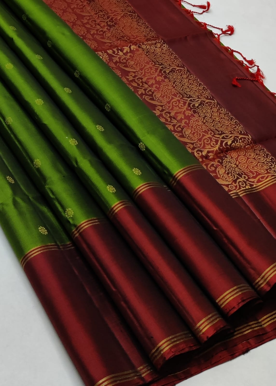 Pure handloom Double warp soft silk saree
Fansy sarees