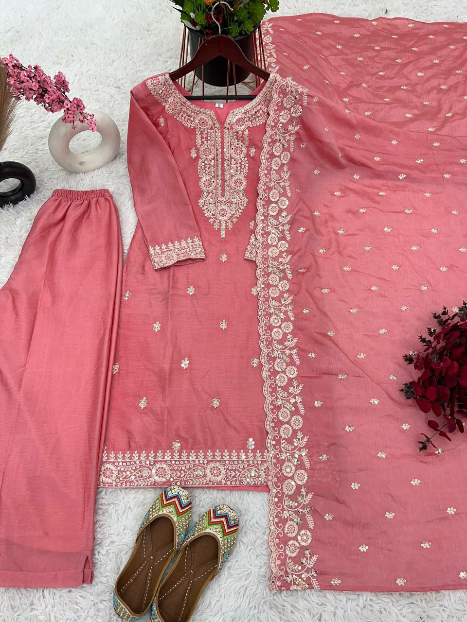 Designer suit set
Fabric Detais
Top
Top Fabric -Pure Chinnon Silk With Full Sleeve