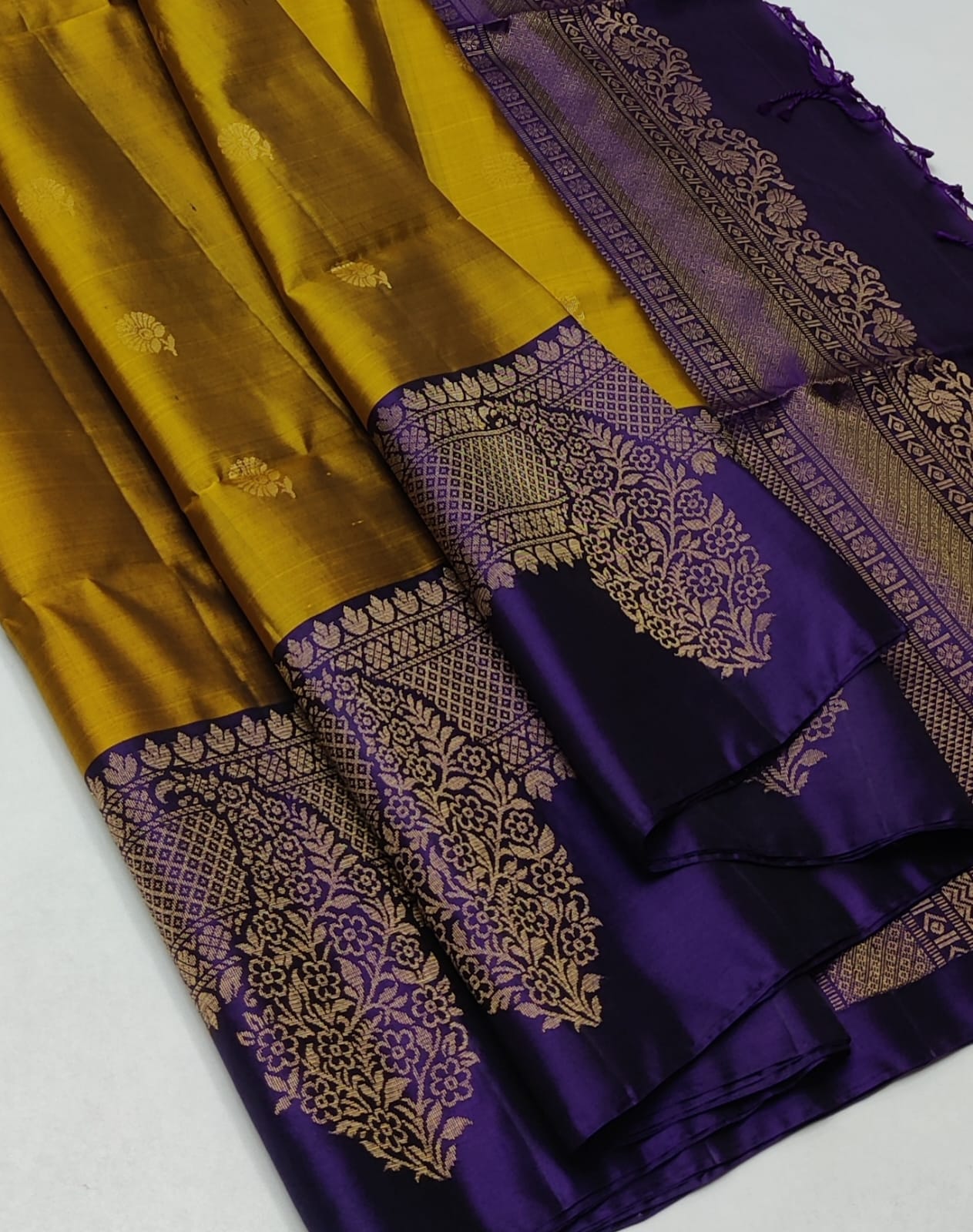 Pure handloom Double warp soft silk saree Turning 
With silk mark certificate