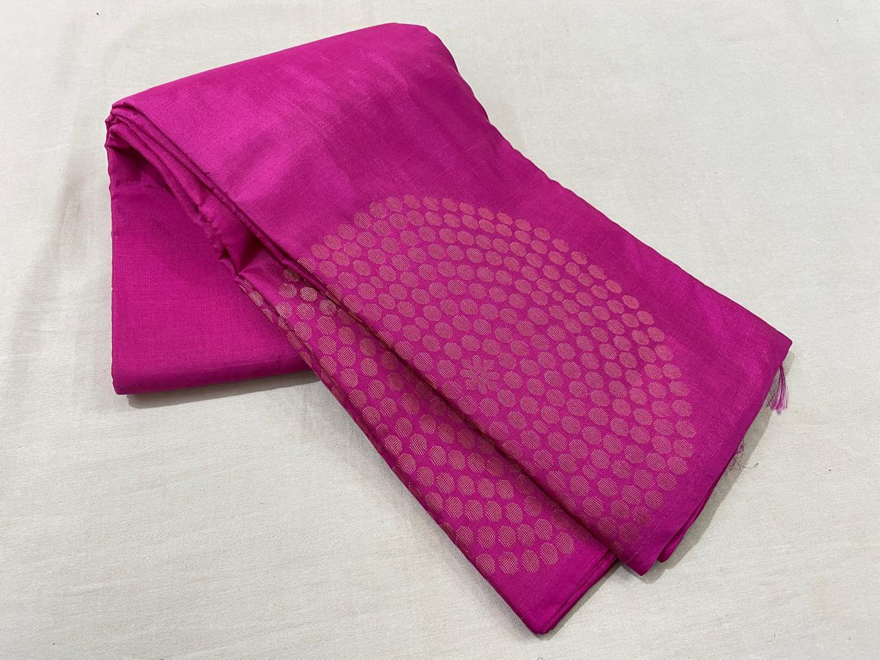 Kanchipuram semi silk sarees
Beautiful Design 
beautiful Semi soft silk sarees*