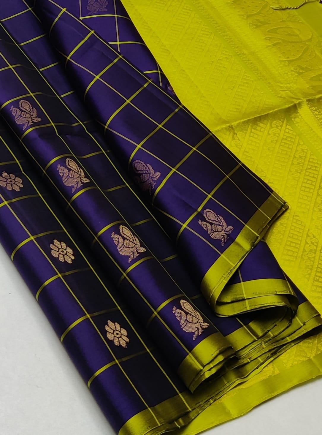 Pure handloom Double warp soft silk saree
Fansy sarees