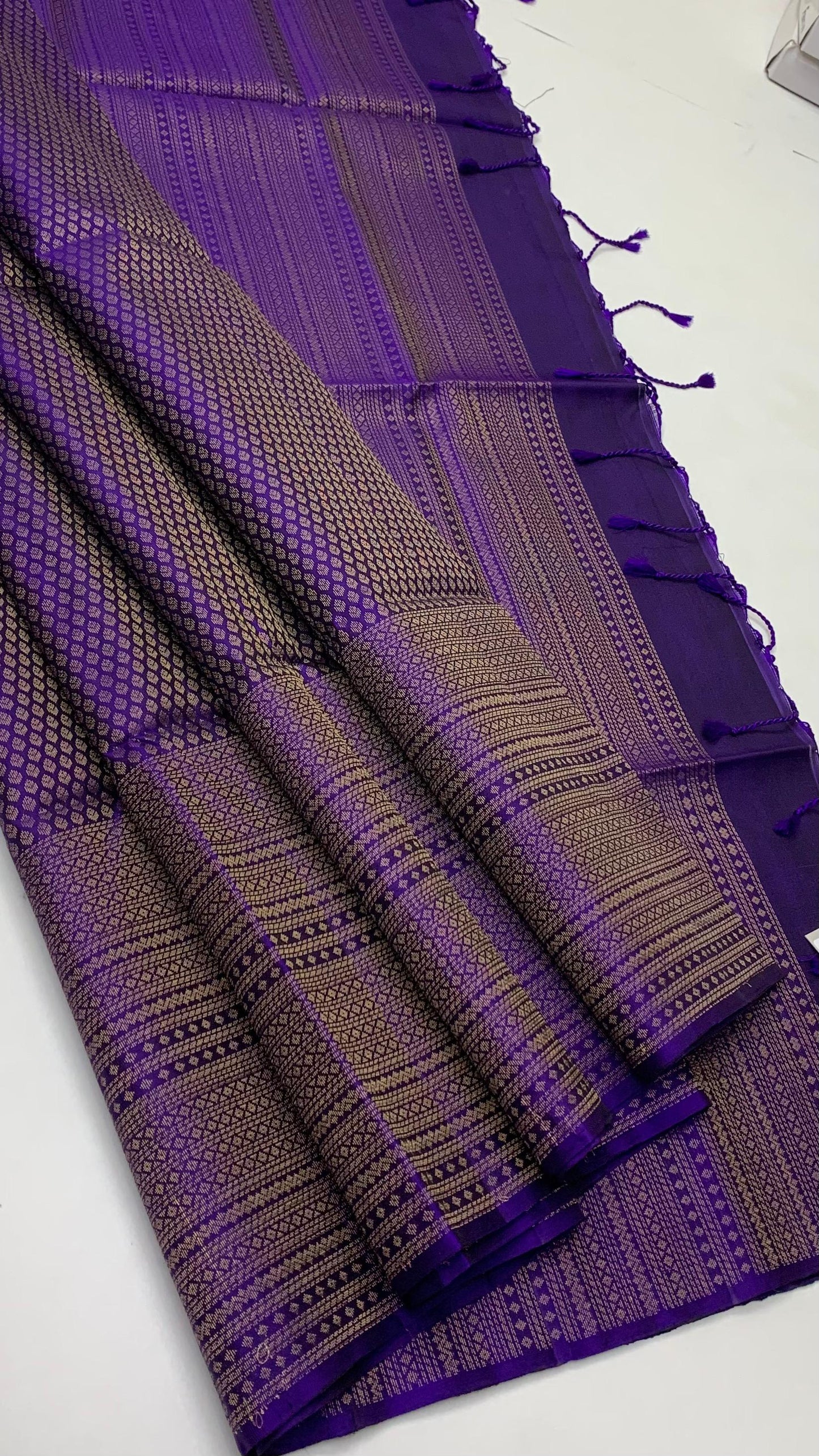 Pure handloom borderless  Bridal Double warp soft silk sarees collections