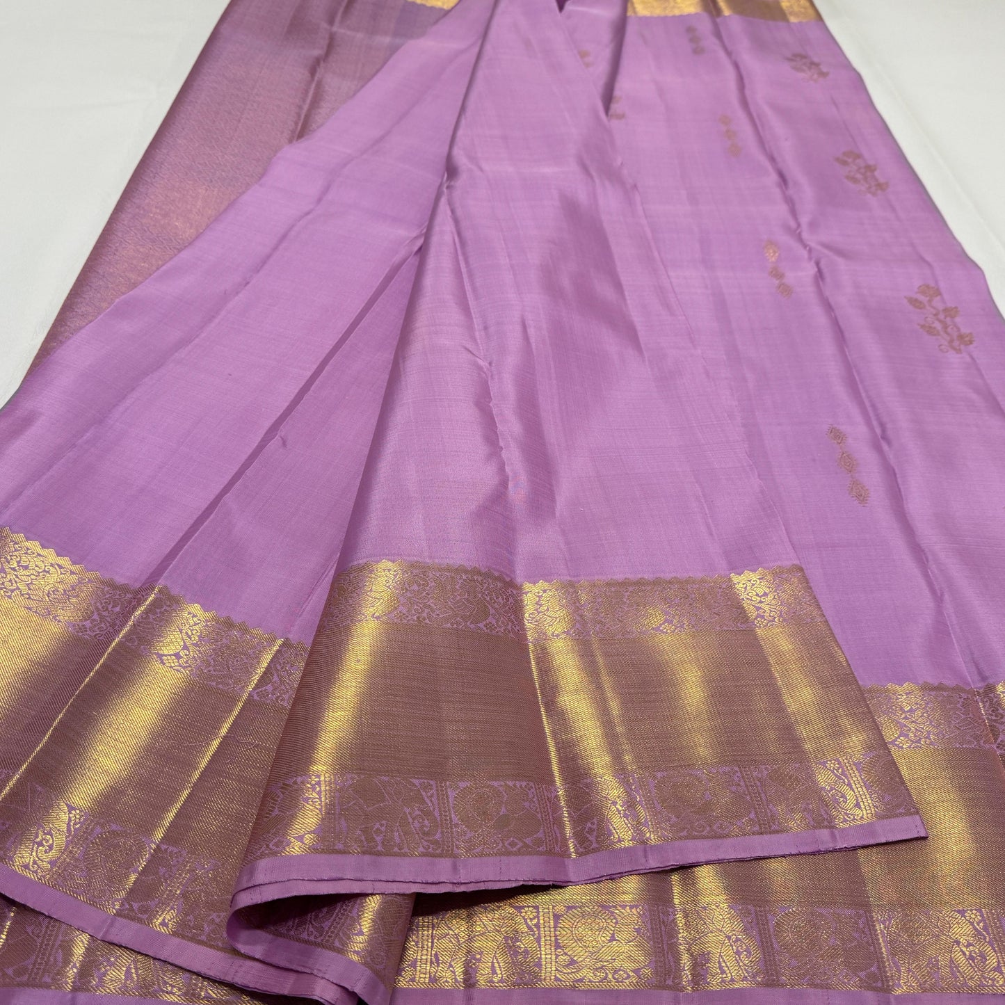 Kanjivaram pure silk handloom double warp self grand pallu and blouse *Gold zari* 
*SILK MARK TAG WITH HOLOGRAM*