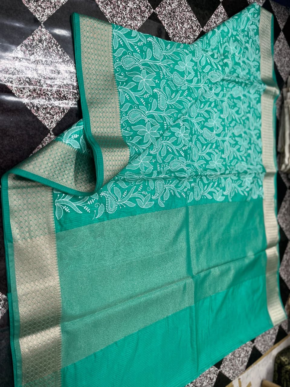 Banarasi Kora Organza Silk Sarees Very Good Quality With Very Beautiful Embroidery Chickenkari Work Weaving Design Border