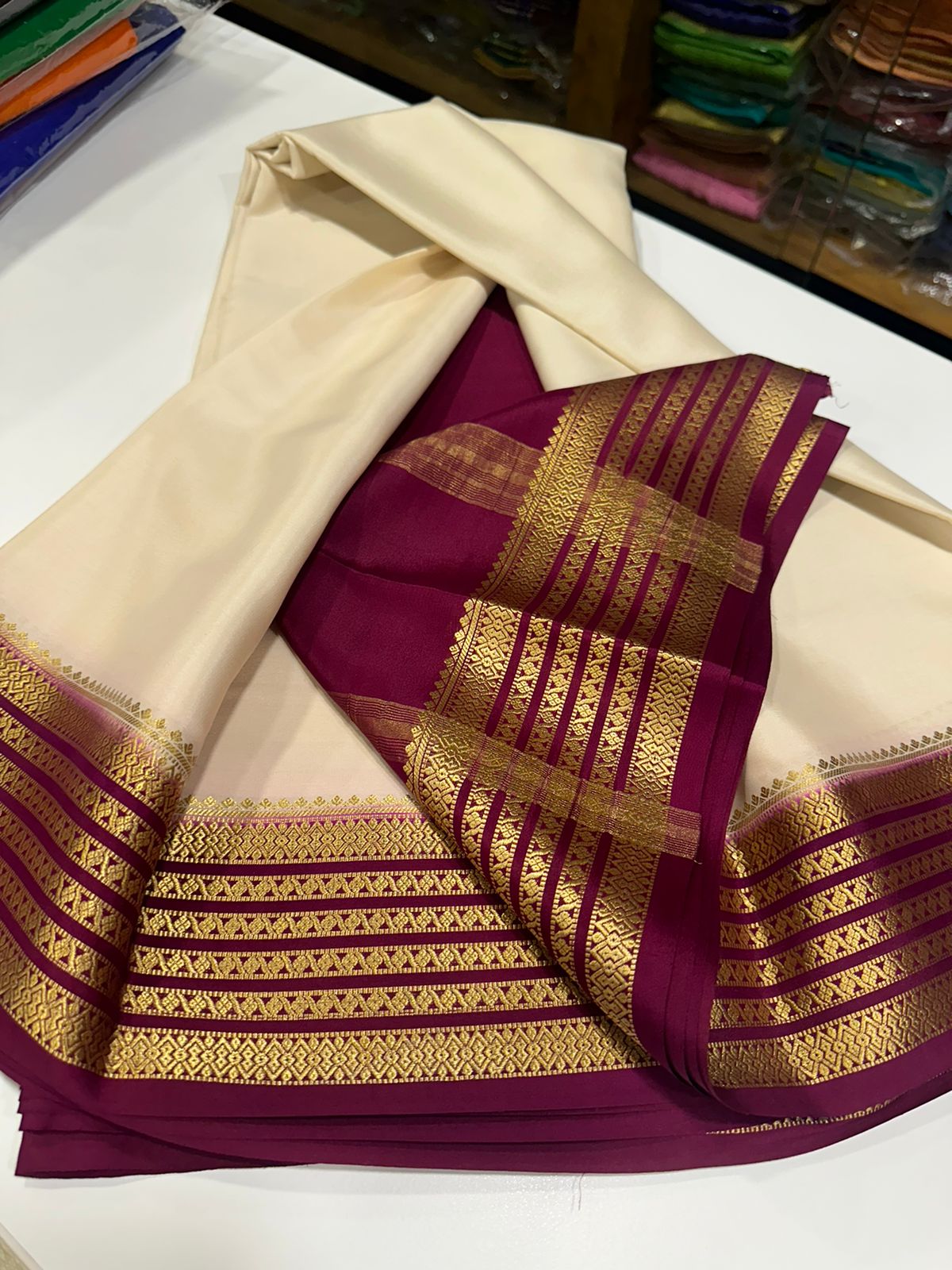 Pure Mysore silk sarees 
110 grm thickness  
Silk mark certified
Traditional lines border mysore silk sarees which comes with beautiful color combination