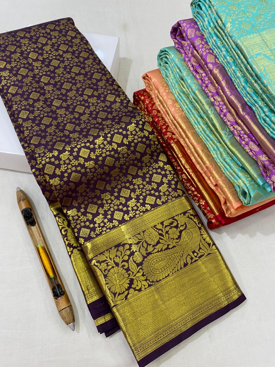 Kanchipuram Handloom pure silk saree
Beautiful fancy Design
gold  zari fancy over all floral beautiful Wedding type sarees*