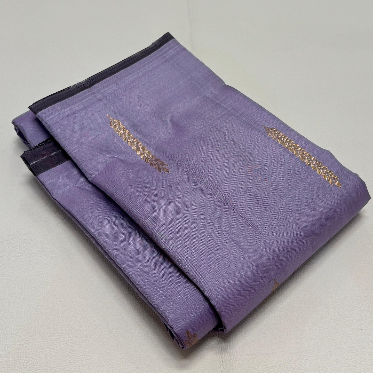 Kanjivaram pure silk handloom double warp contrast grand pallu and blouse 
*SILK MARK TAG WITH HOLOGRAM*