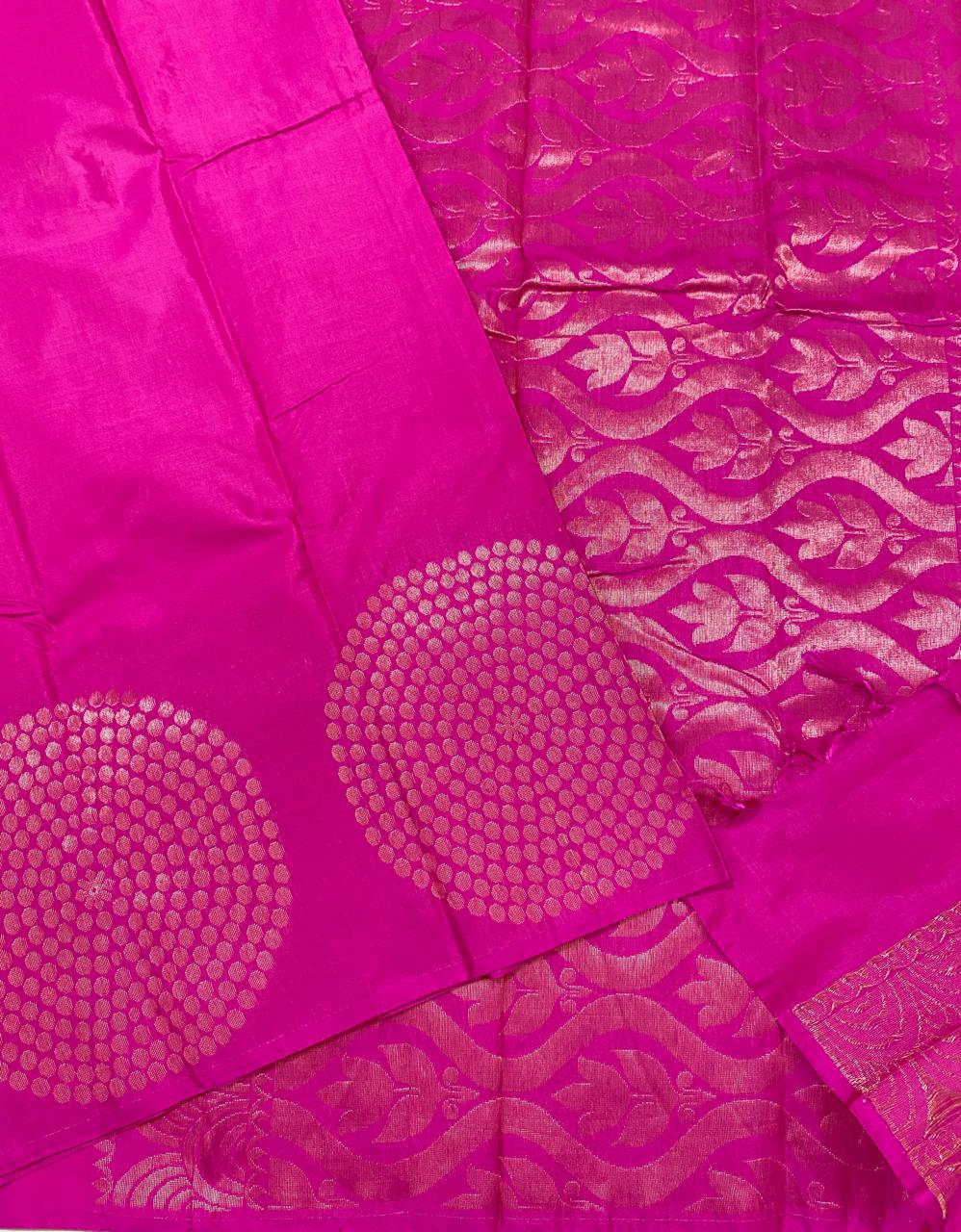 Kanchipuram semi silk sarees
Beautiful Design 
beautiful Semi soft silk sarees*
