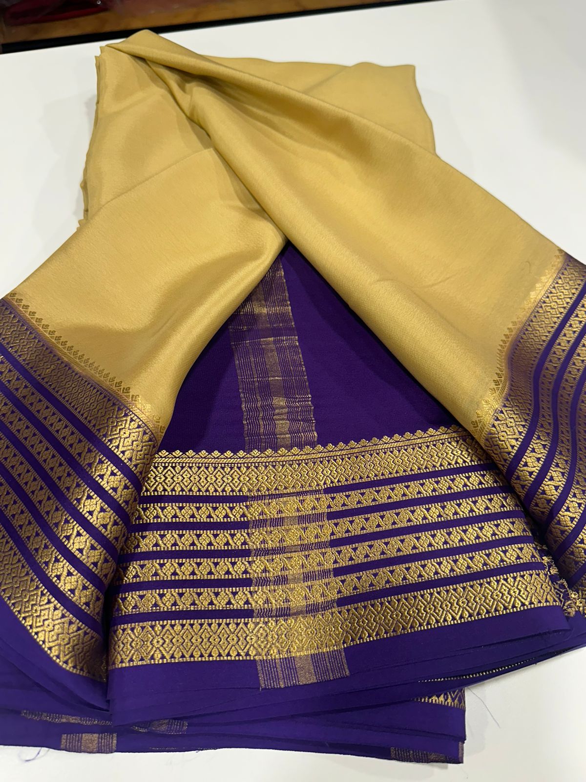 Pure Mysore silk sarees 
110 grm thickness  
Silk mark certified
Traditional lines border mysore silk sarees which comes with beautiful color combination