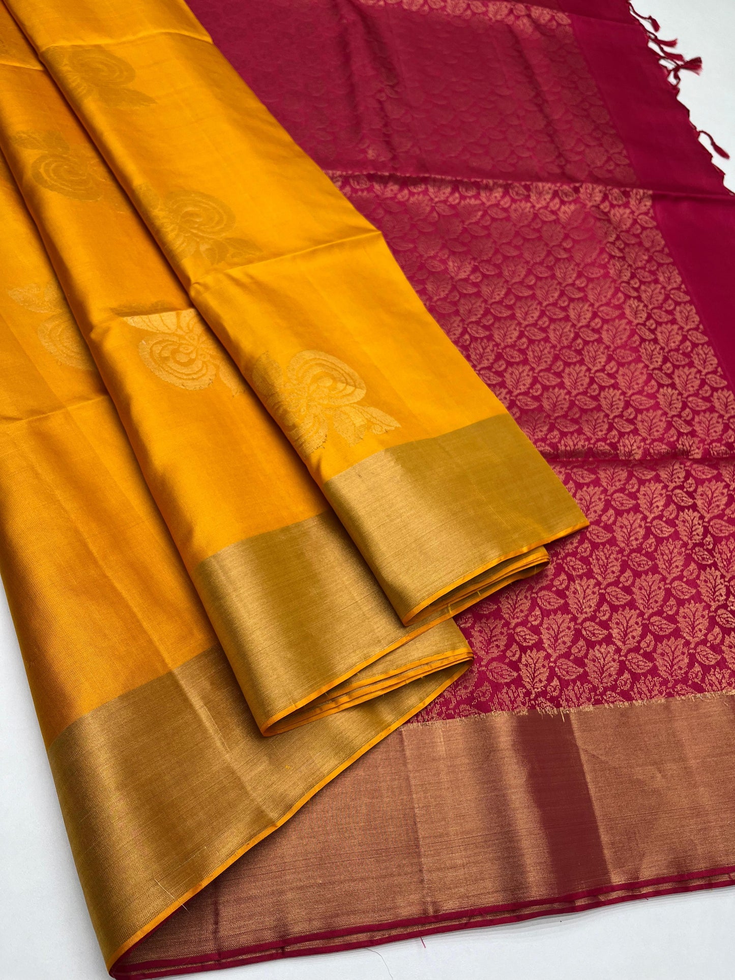 EXCLUSIVE SOFT SILK BHUTTA DESIGN SAREES
PURE HANDLOOM SOFT SILK SAREES
TRENDY FANCY DESIGN
DOUBLE WARP