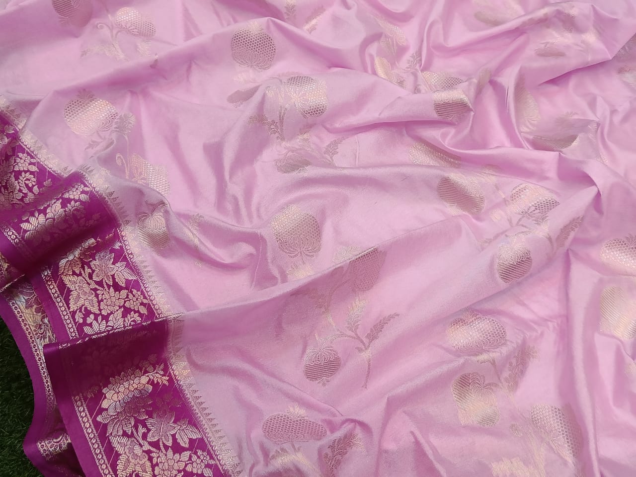 Bnarasi Semi katan soft silk saree 
Latest fancy border design
Full body bnarasi flower zari weaving  
weaving designer pallu