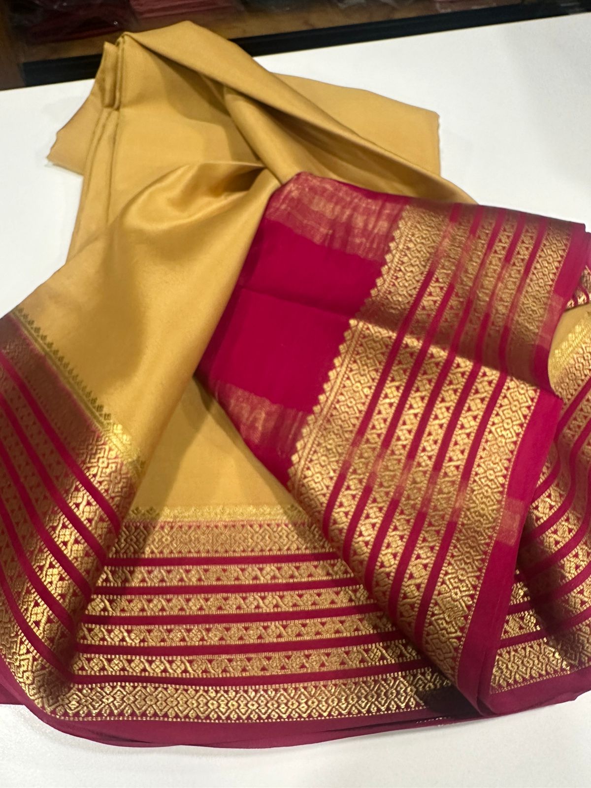 Pure Mysore silk sarees 
110 grm thickness  
Silk mark certified
Traditional lines border mysore silk sarees which comes with beautiful color combination
