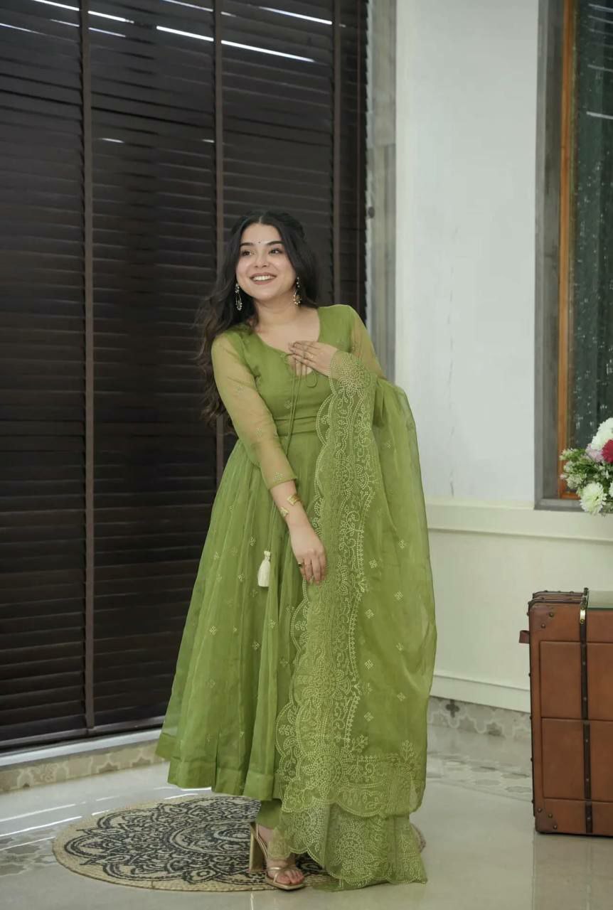 Designer suit set heavy Faux Georgette With Embroidery Work With Fancy Full Sleeve
Top Inner : Heavy Micro Cotton
Top Length:-48-49Inch
Top Size:
 M(38),L(40),Xl(42),XXL(44)
(FULLY STITCHED READY TO WEAR)