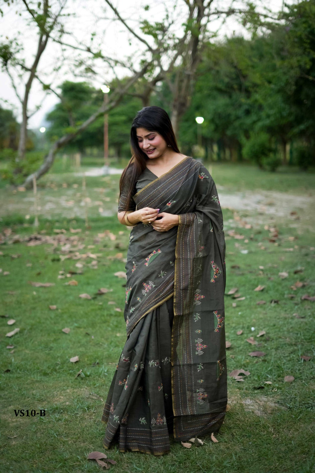 Saree:* Premium Khadi Tussar Silk all over traditional thread work and multicolour kantha stitch border with fancy Tassels
