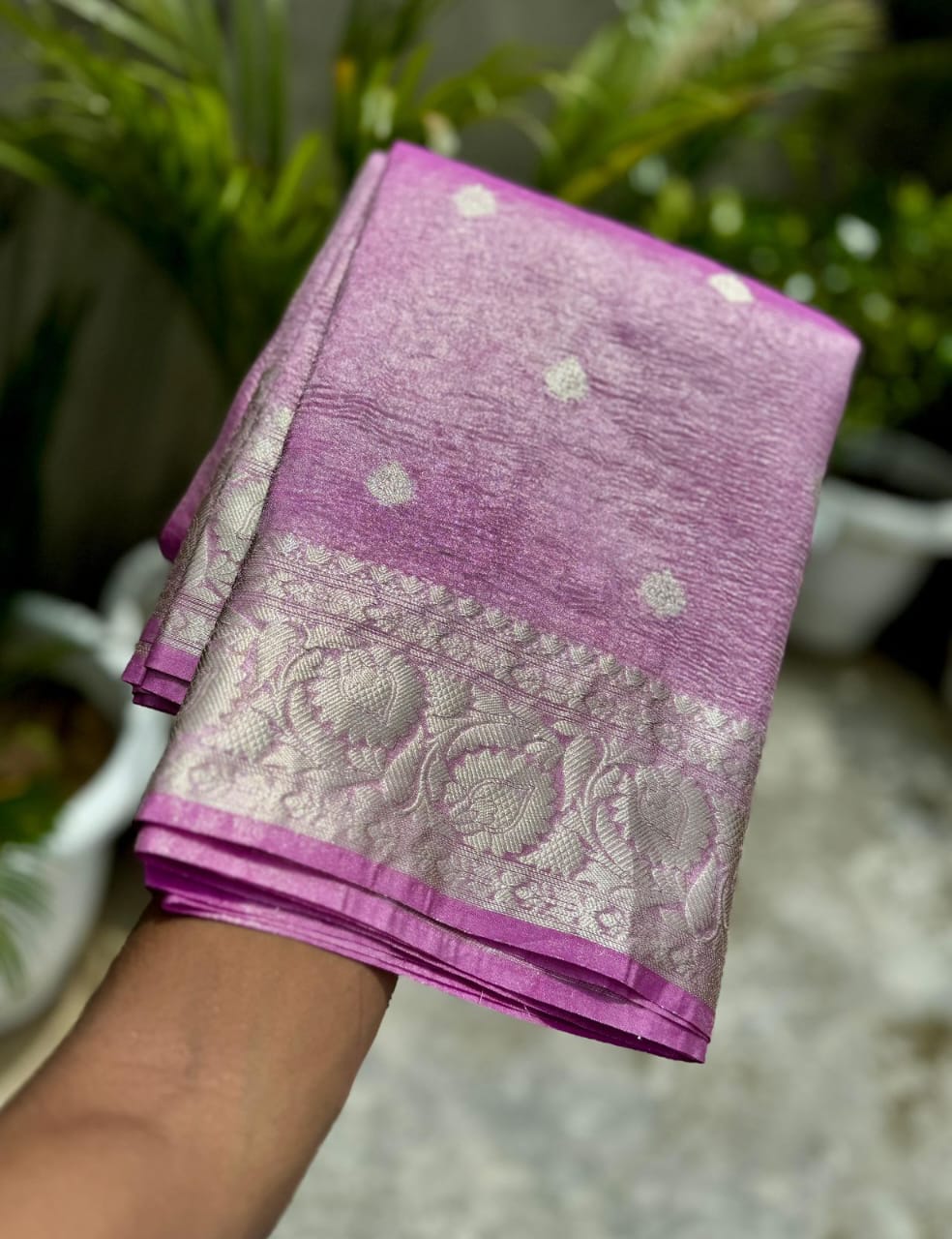 HANDWOVEN BANARASI DYEBLE KATAN TISSUE CRUSH SAREE BEAUTIFUL BUTI DESIGN ALL OVER BODY