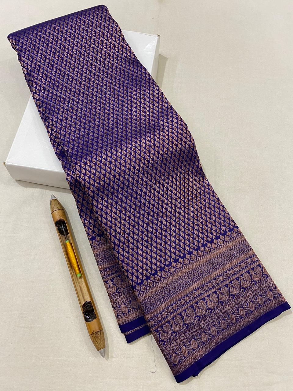 Kanchipuram Handloom pure silk saree
Beautiful fancy Design 
kerala beautiful wedding type sarees*