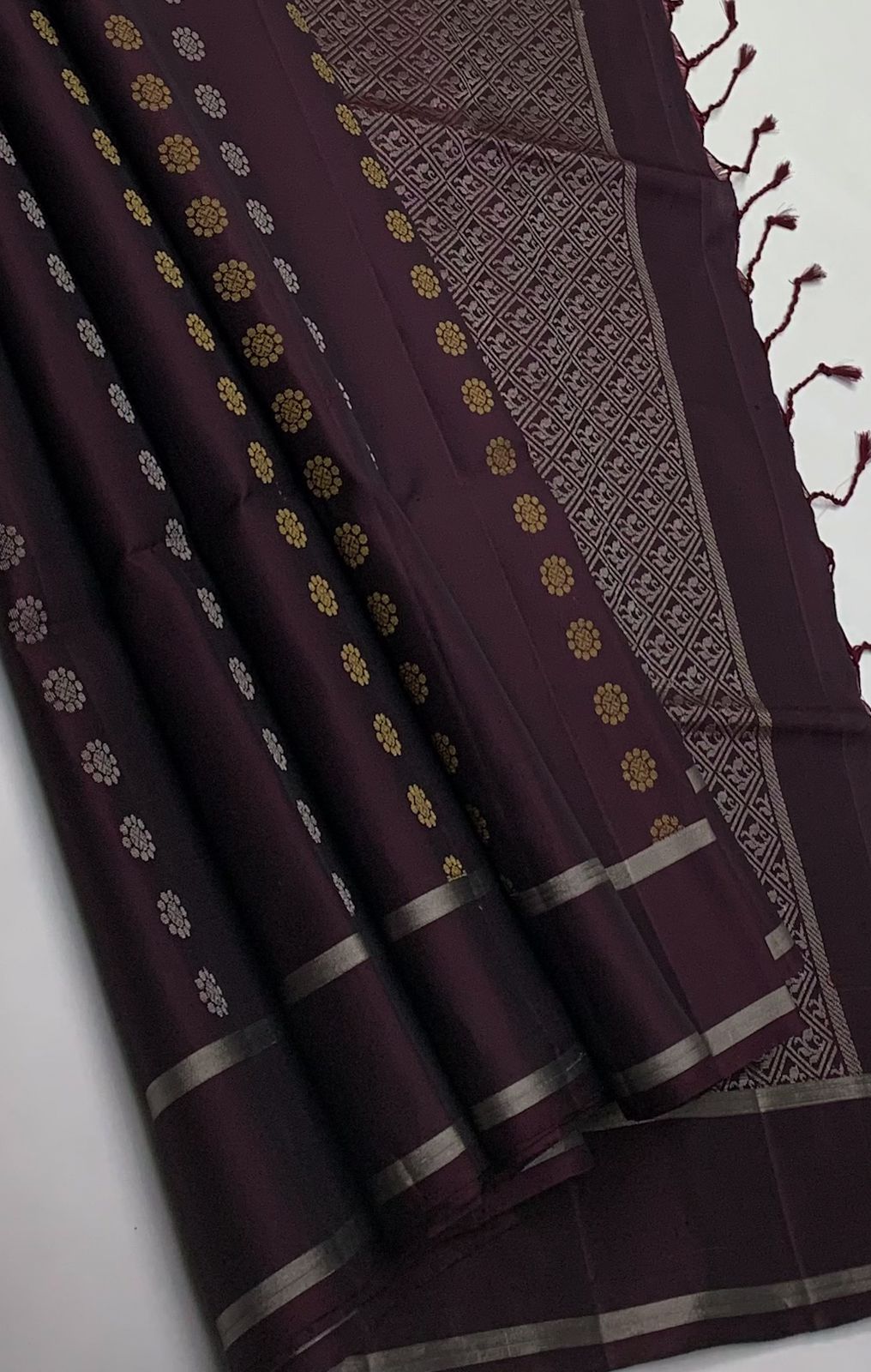 Pure handloom fancy design borderless Double warp soft silk sarees collections                               with contrast Pallu and blouse