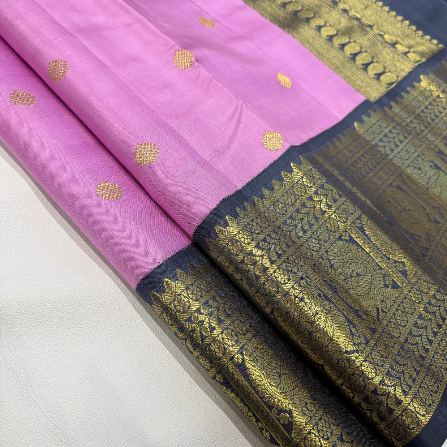 Kanjivaram pure silk handloom double warp contrast grand pallu and blouse Double side korvai border