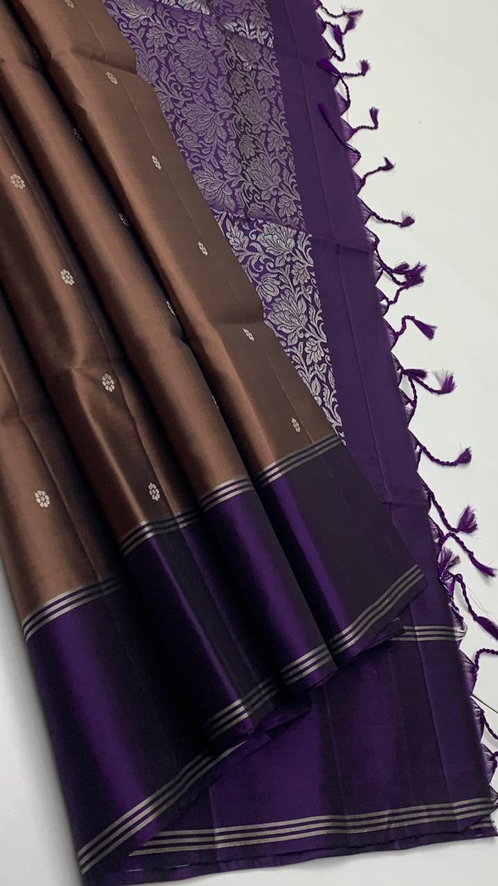 Pure handloom fancy design borderless Double warp soft silk sarees collections                               with contrast Pallu and blouse