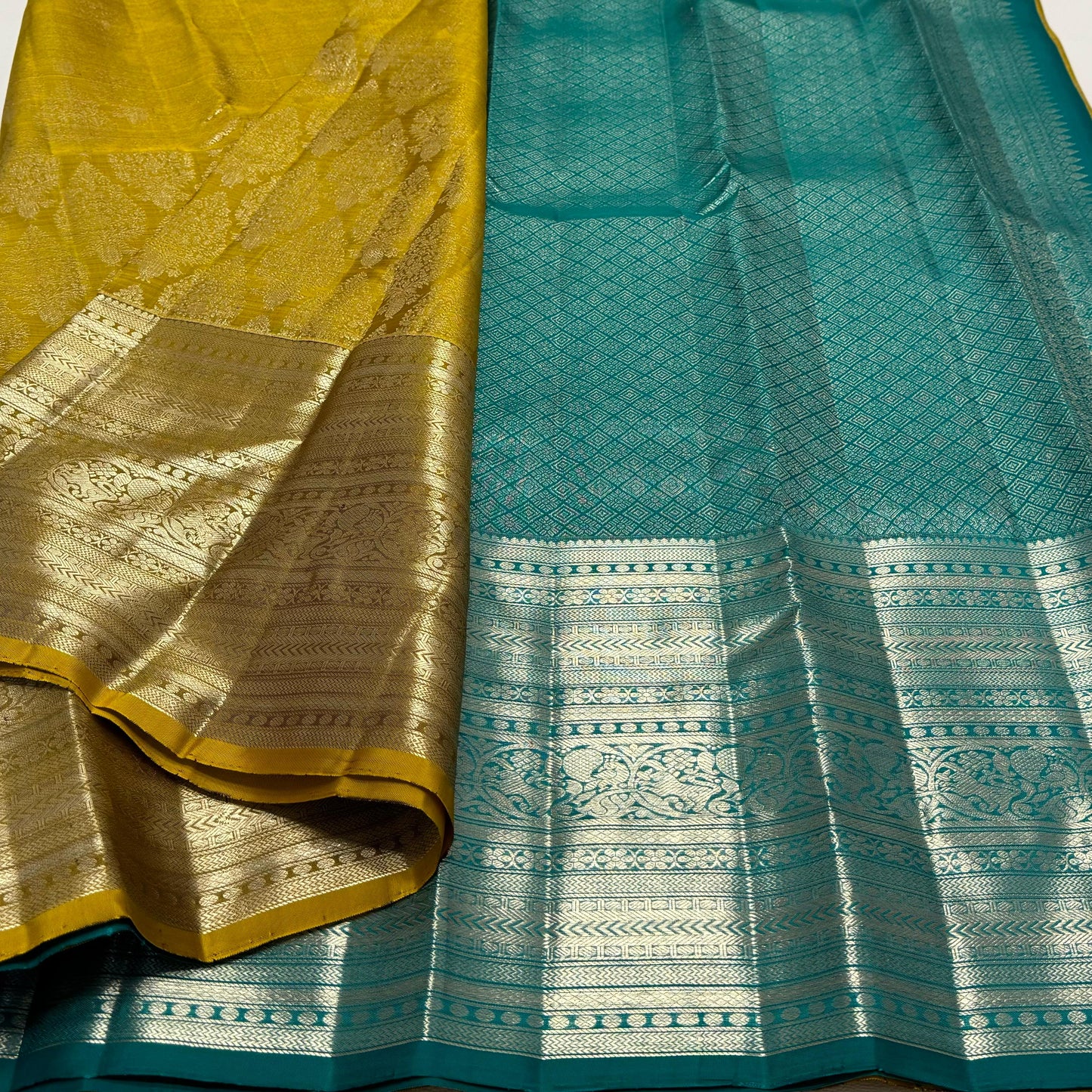 Kanchipuram pure silk handloom double warp contrast grand pallu and blouse *Bridal 1g*
*SILK MARK TAG WITH HOLOGRAM*