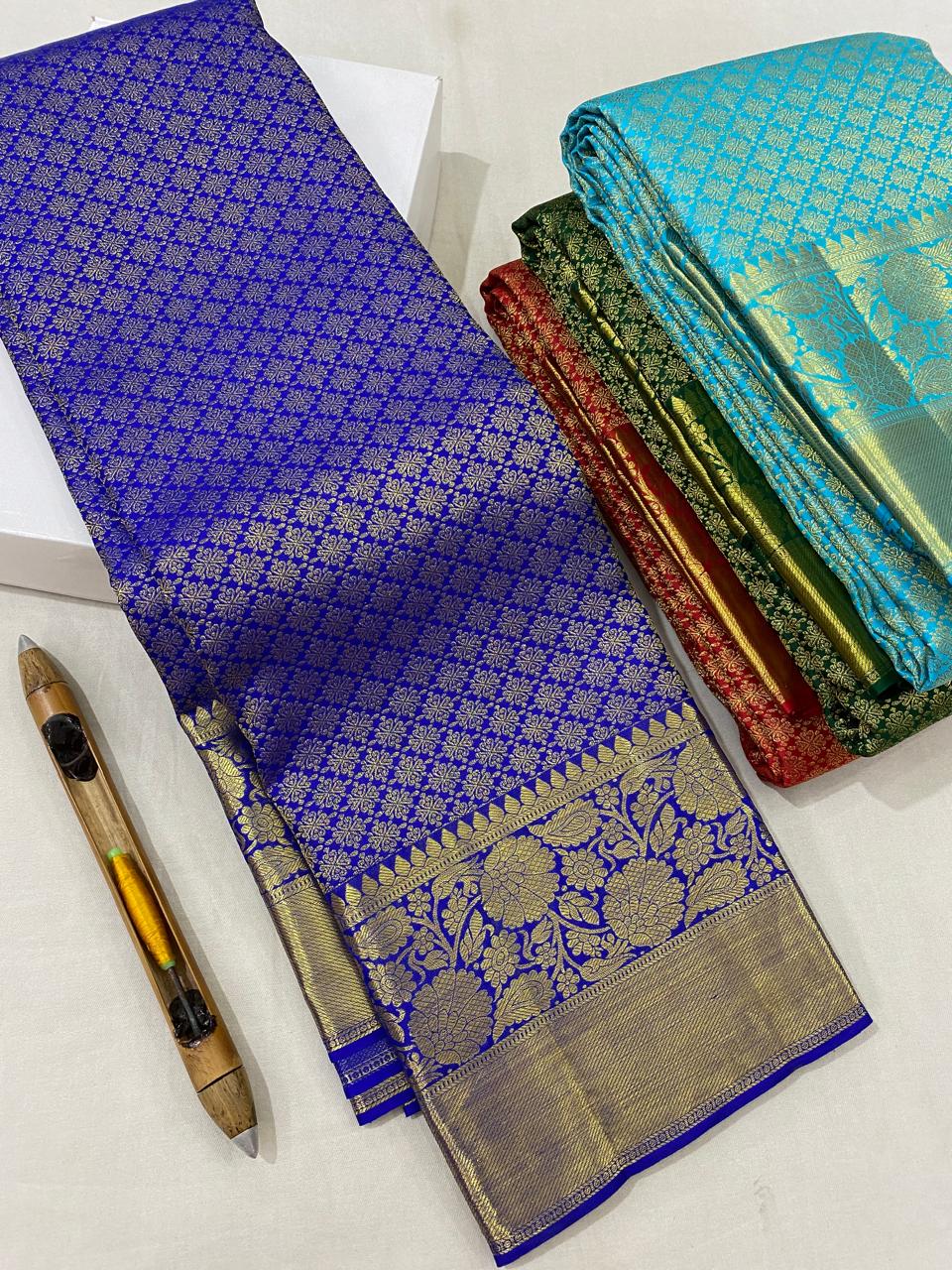 Kanchipuram Handloom pure silk saree
Beautiful fancy Design
gold  zari fancy over all floral beautiful Wedding type sarees*