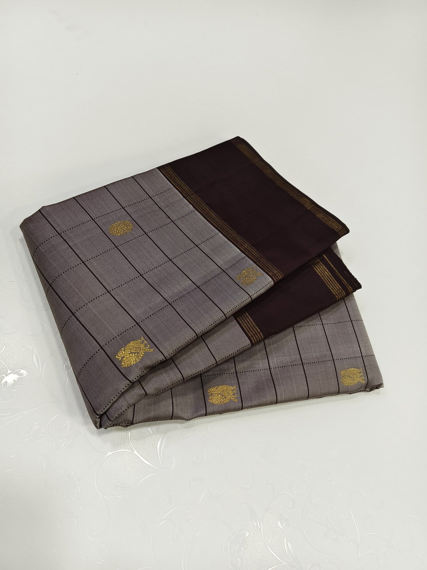 Pure kanchipuram silk sarees handwoven with 2 g pure jari traditional collection 
Silkmark certified