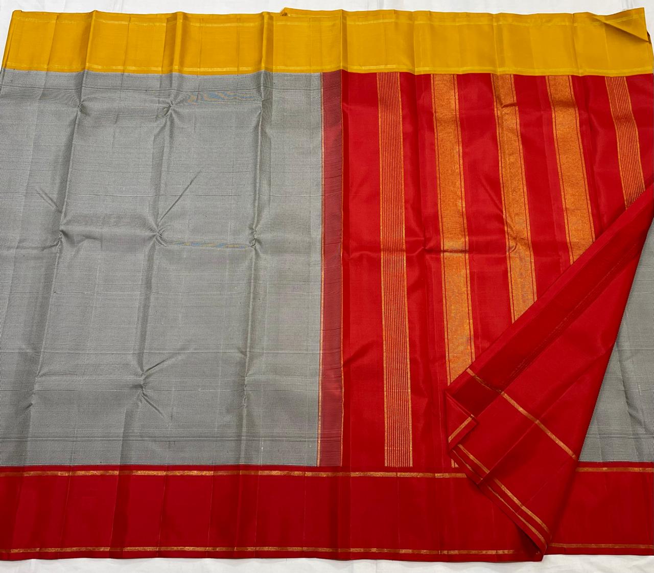 PURE ZARI QUALITY 
100 % PURE KANCHIPURAM HANDLOOM SILK SAREE WITH SILK MARK TAG
