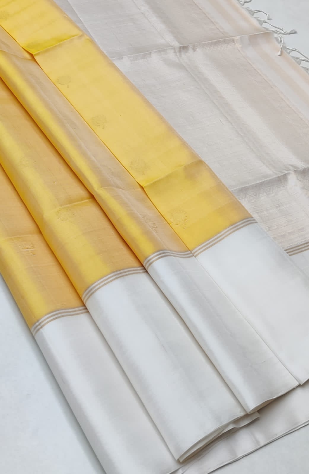 Pure handloom Double warp soft silk saree
Fansy sarees