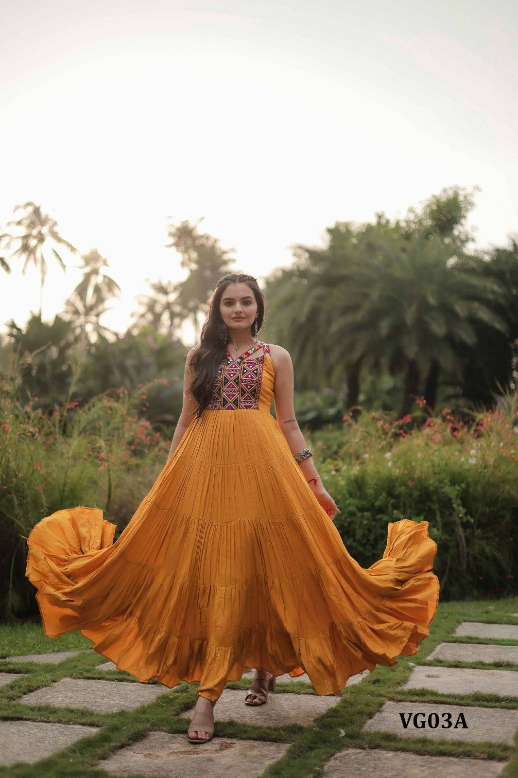 Ready to Wear Fancy Gown
Gown: Reyon Fabric with Kutchi Gamthi Work